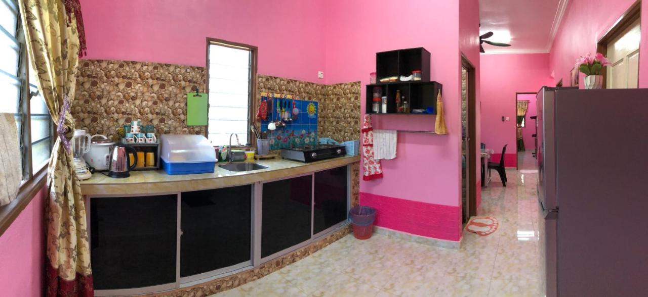 Homestay Tok Abah Dalam Rhu Pasir Puteh Zewnętrze zdjęcie