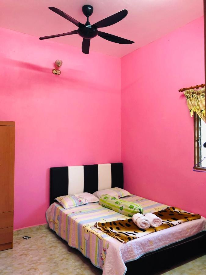 Homestay Tok Abah Dalam Rhu Pasir Puteh Zewnętrze zdjęcie