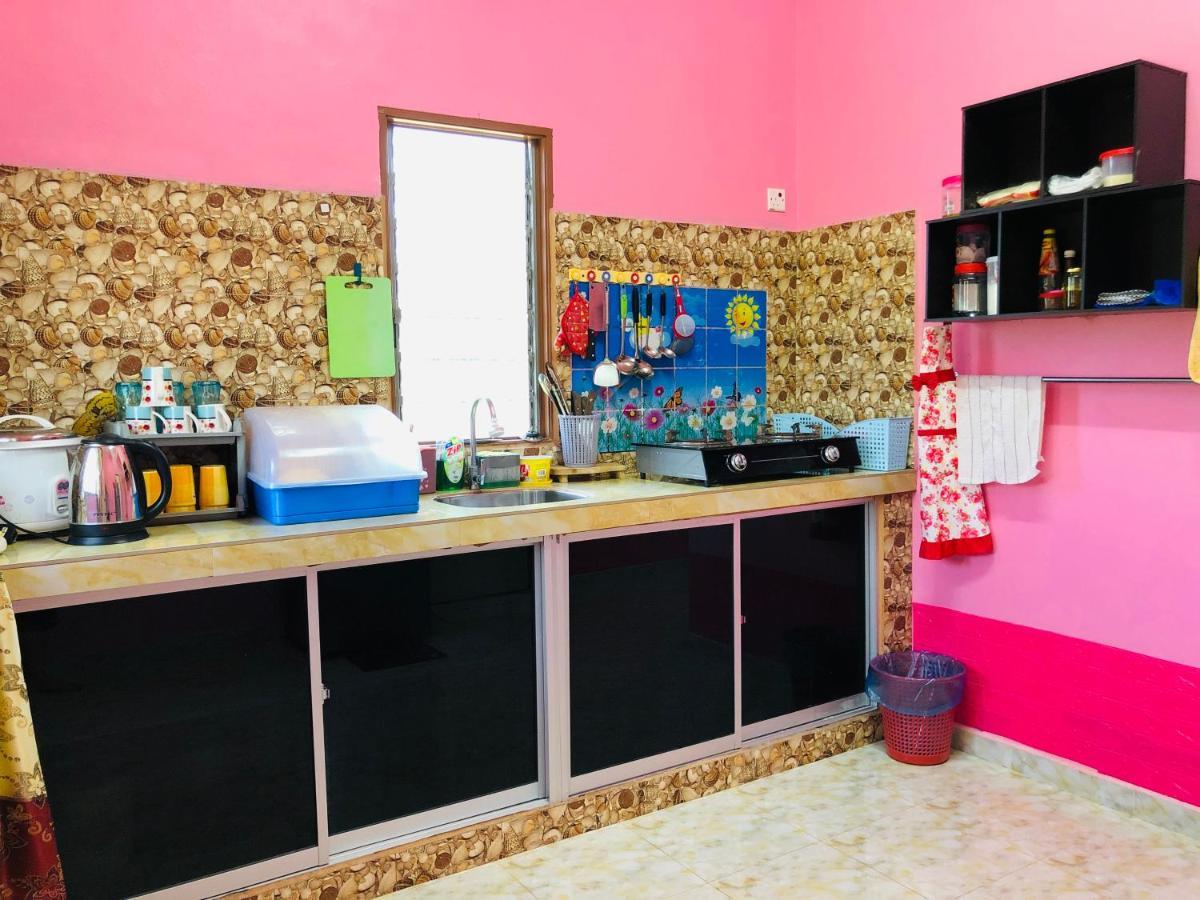 Homestay Tok Abah Dalam Rhu Pasir Puteh Zewnętrze zdjęcie